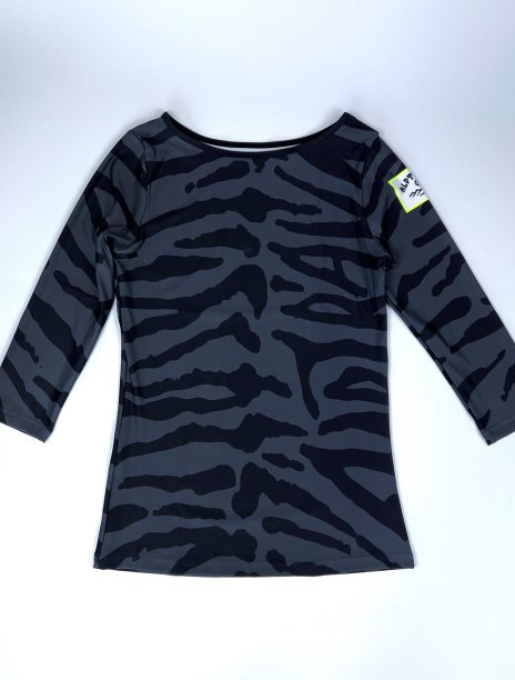 w-3-4-shirt-Safari-bg